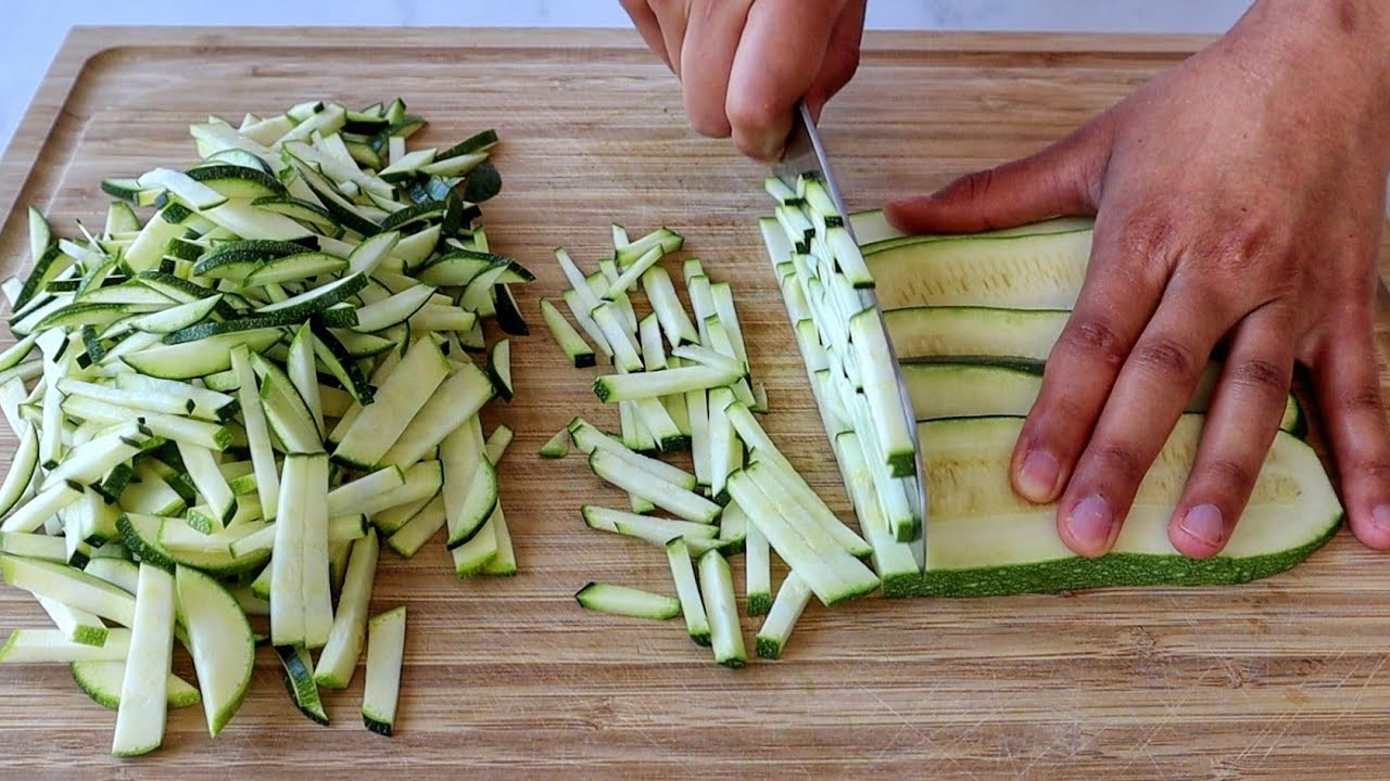 O Kadar Lezzetli ve Doyurucu ki Her Öğün Yesem Bıkmam 😃 Az Malzemeli Çok Lezzetli Kabak Salatası👍