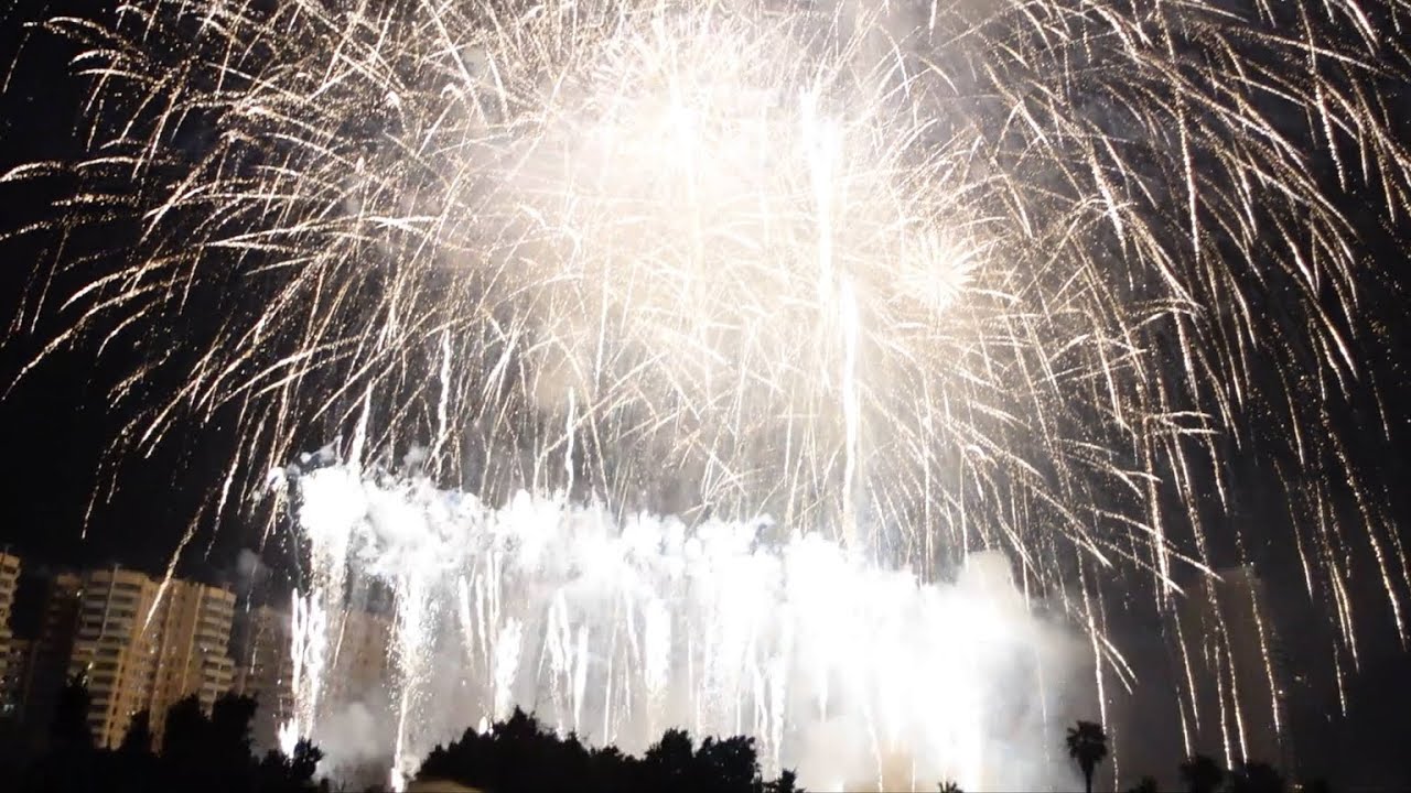 KÆMPE FYRVÆRKERISHOW - LAS FALLAS 2023