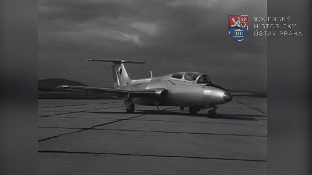 Obsluha školního proudového letounu C-29 (1962)