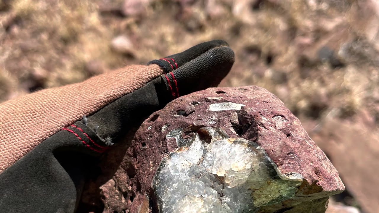 ROCKHOUNDING THE KOKERNOT o6 RANCH