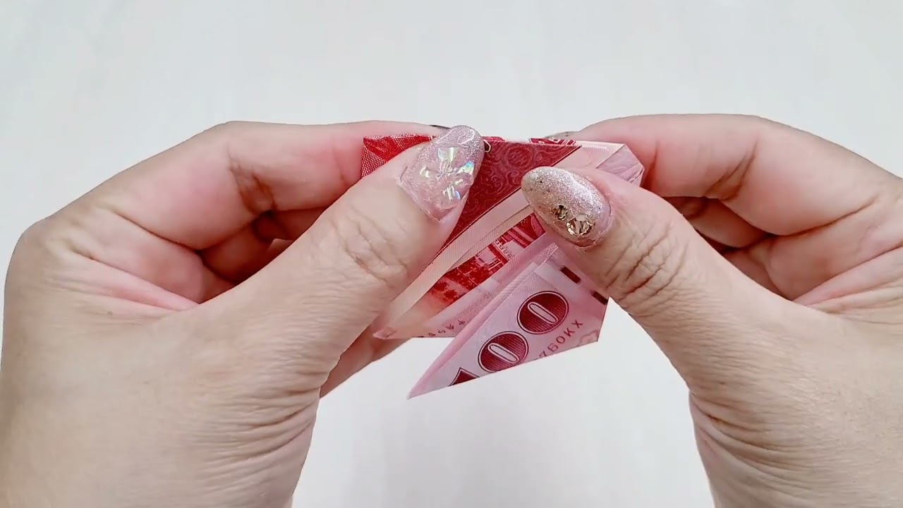mẹo thu hút tài lộc trong ốp điện thoại 鈔票手機招財法，妳一定試試哦。