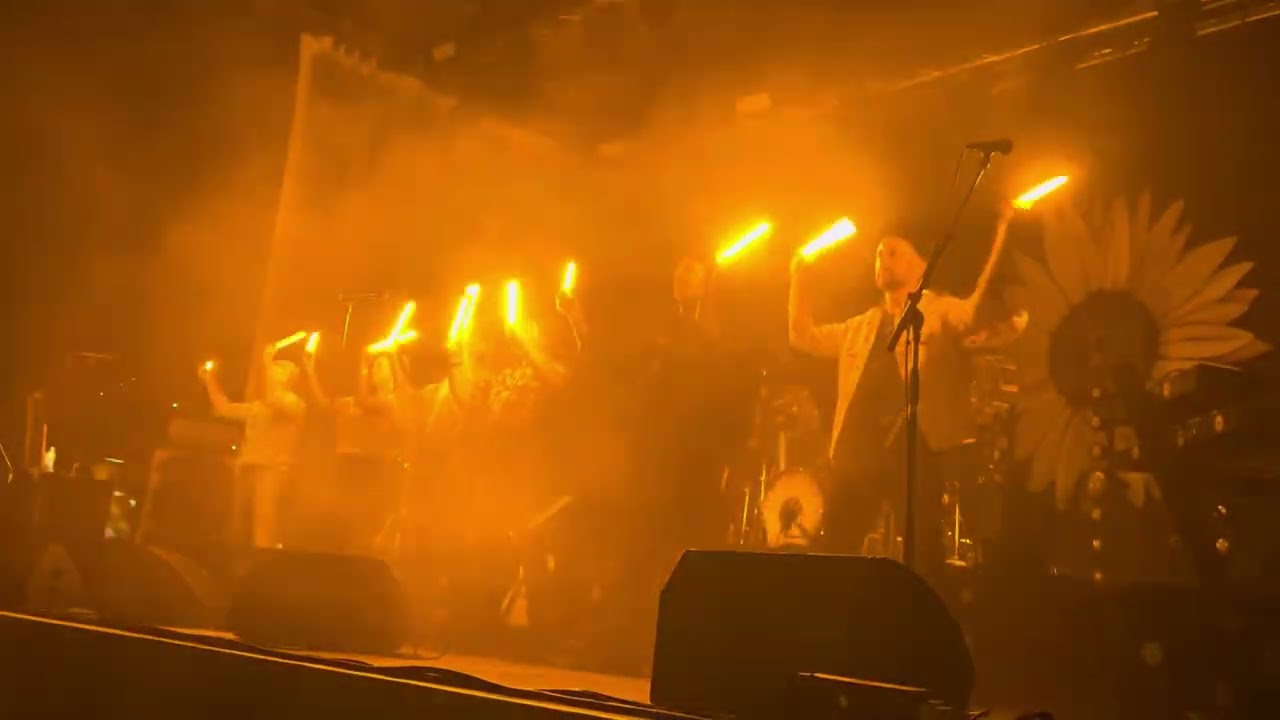 Den hvide dværg Live Den fynske landsby i odense 2023🎼