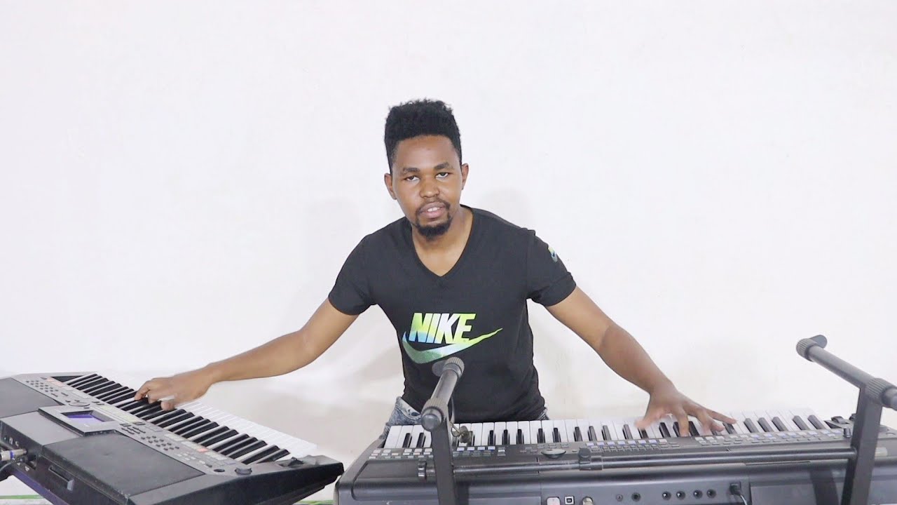 TWO KEYBOARDS ONE MAN BAND KING LEVI PRO
