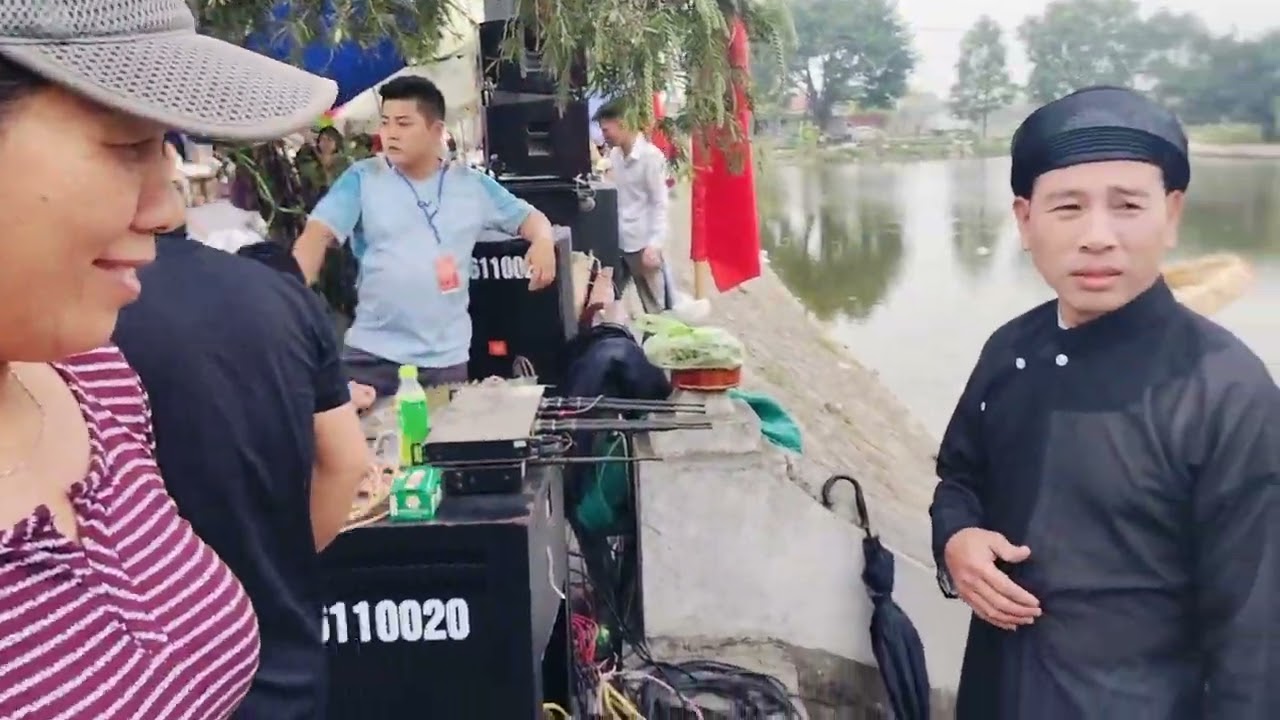 Hát giao lưu trên bến dưới thuyền hội xuân thôn thụy ( phần 1)