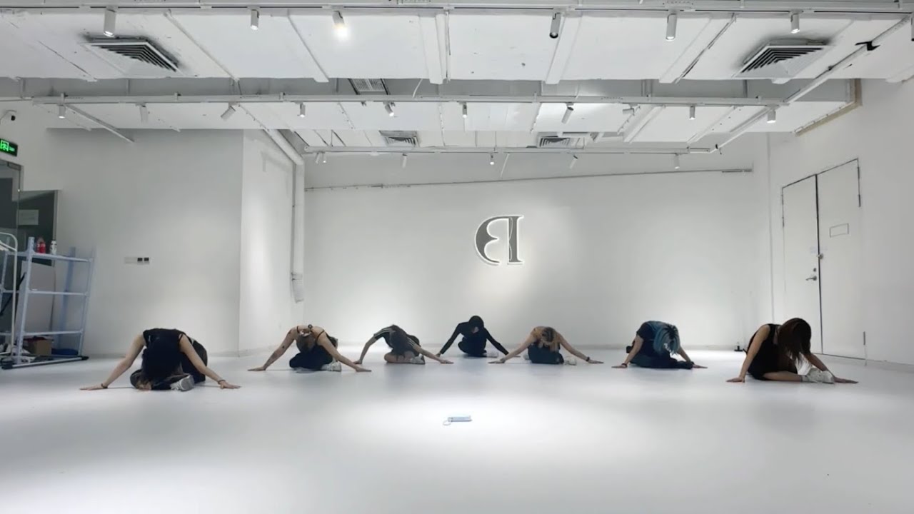 XG - 'Woke Up' Dance Practice Mirrored