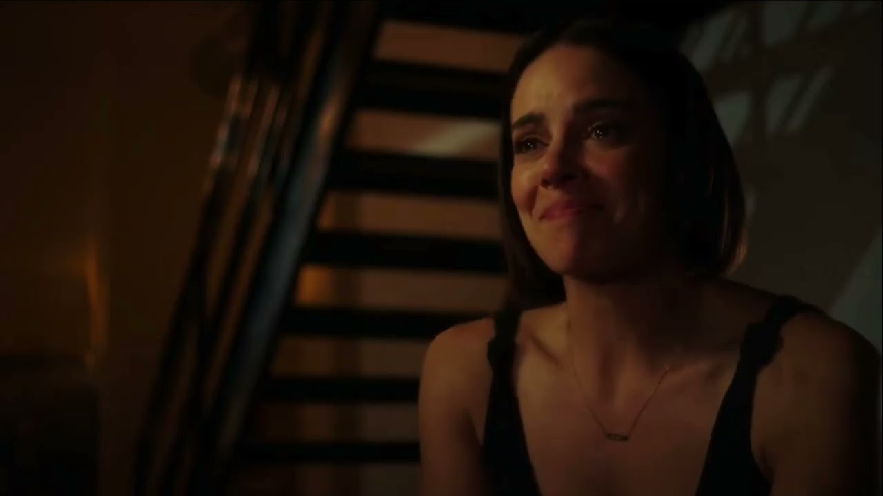 [911] people help lift the fire truck and save Buck 2&times;18 (season 2 episode 18)