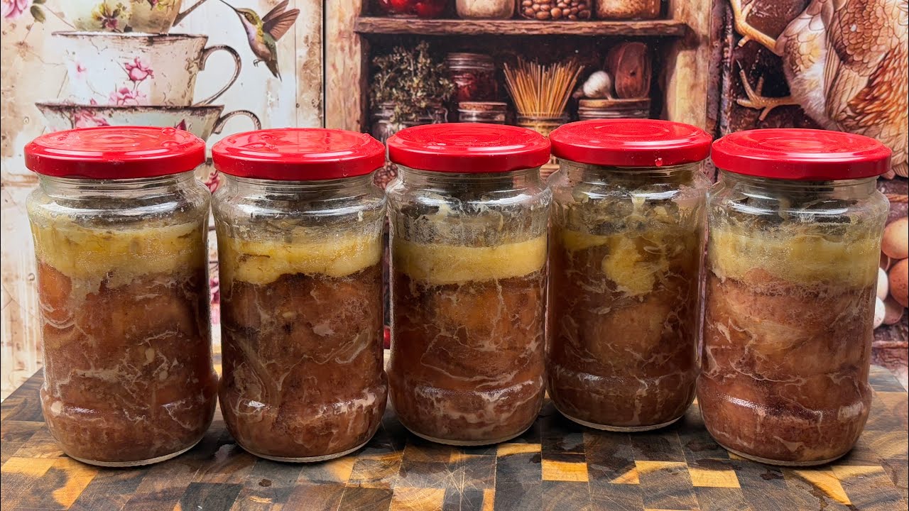 Carne de porc la borcan in suc propriu pentru iarna se poate pastra pana la 2 ani.