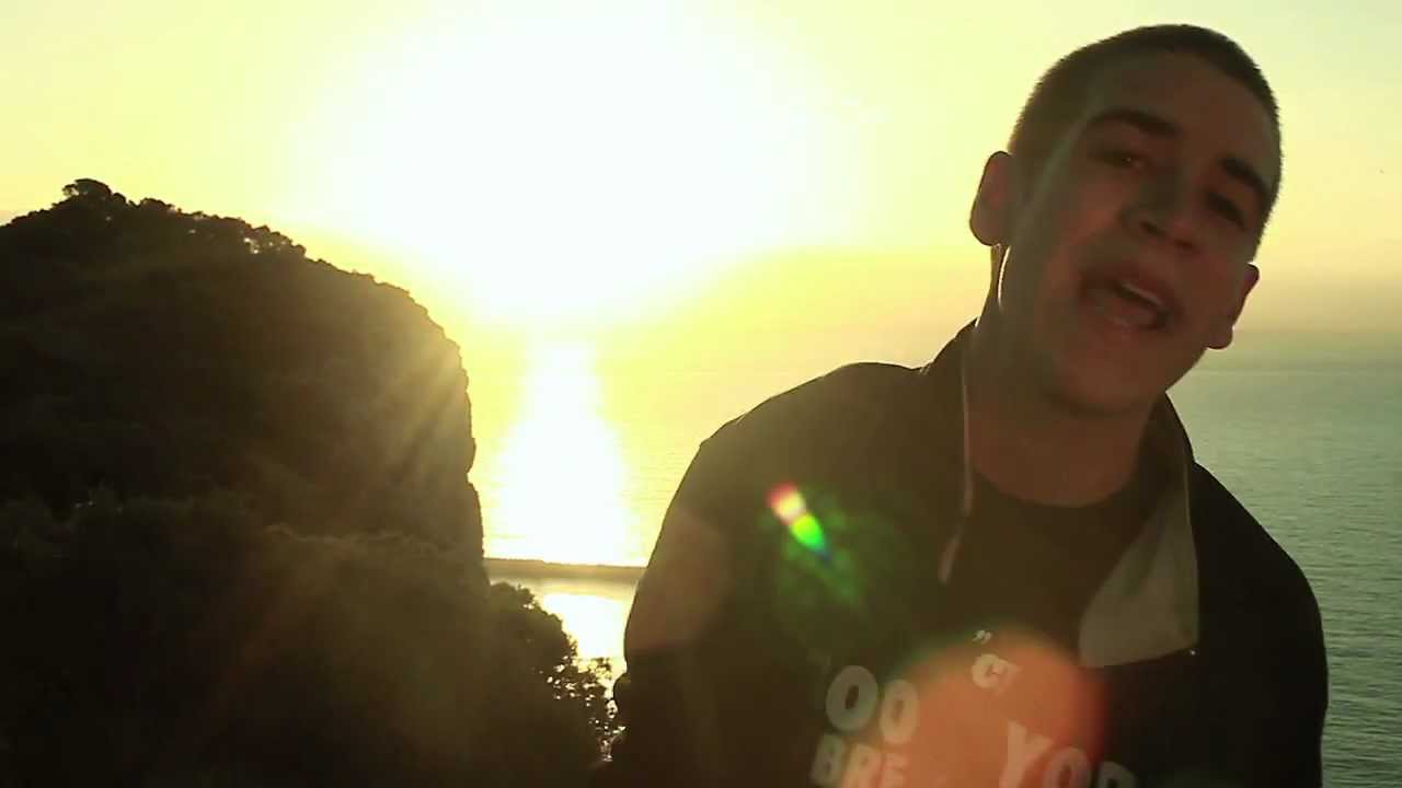 JULI - REALIDAD PARALELA (FEAT. KENOH) [VIDEOCLIP OFICIAL 2011]