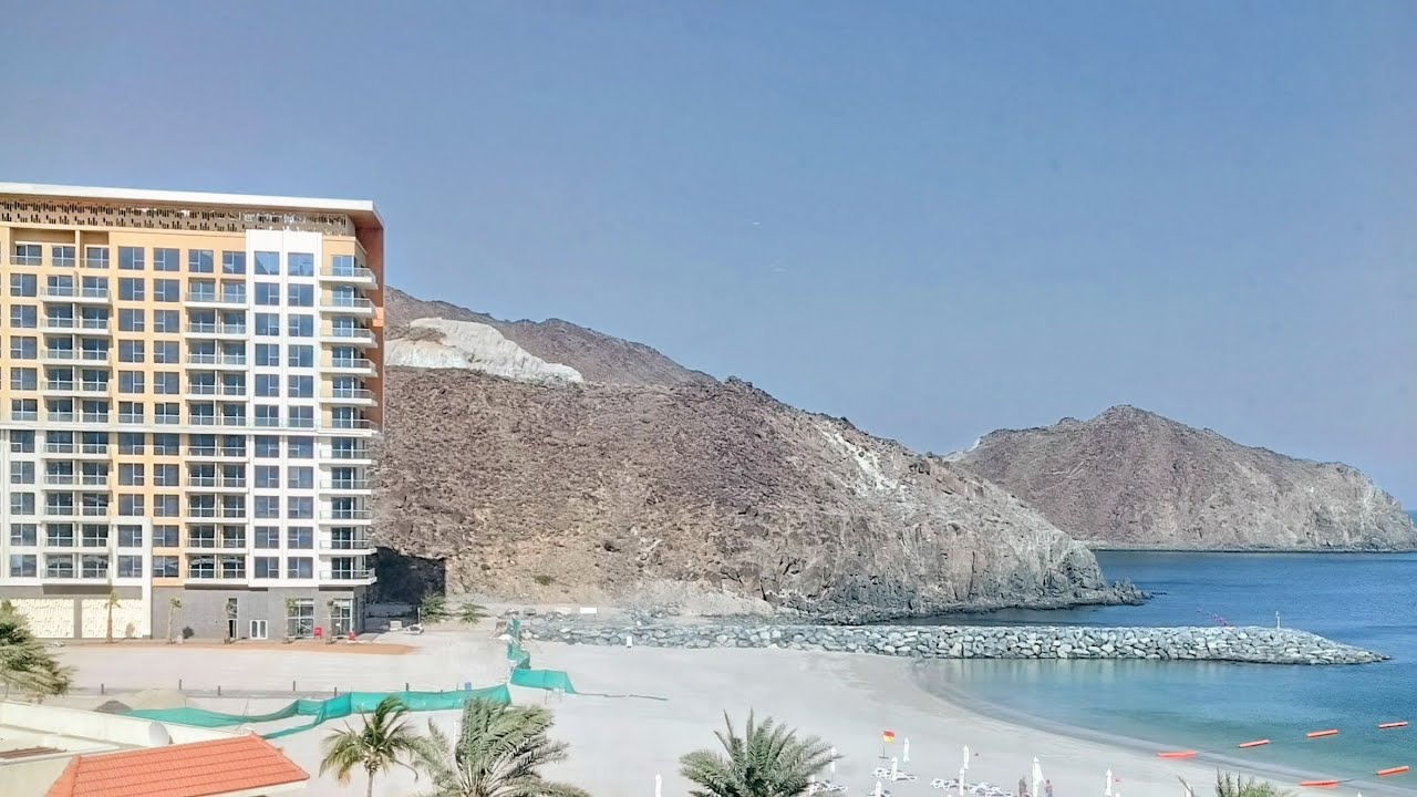 Пляж, море  Хор-Факкан отель Oceanic Khorfakkan Resort & Spa февраль 2026 (13.02.26) 