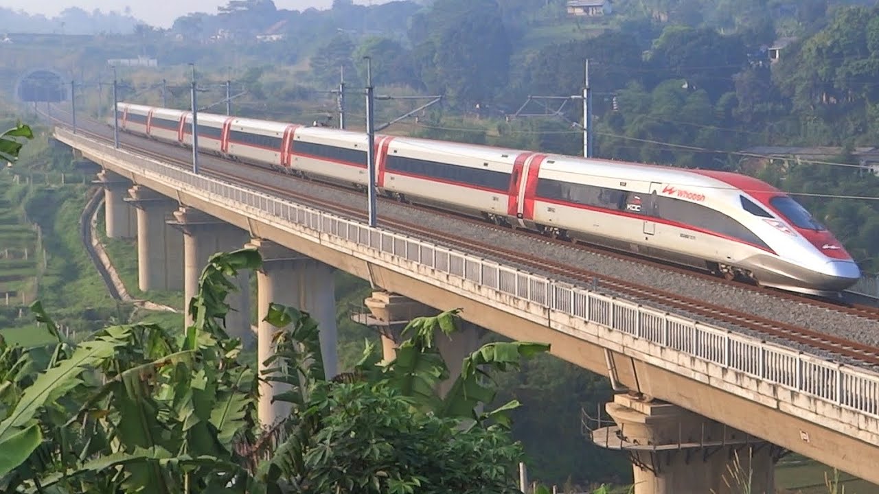 The Longest 4,5 KM! 13 Tunnels on WHOOSH High-Speed Rail Line