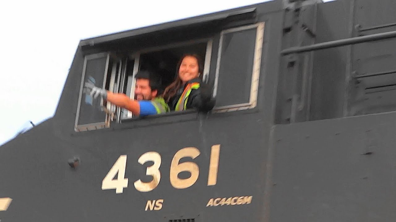 Two Awesome Conductors on Norfolk Southern Train