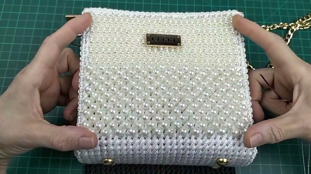 ترتيب الخرز علي الكنفاه البلاستيك لعمل شنطه  Arranging beads on a plastic canvas on evening bag