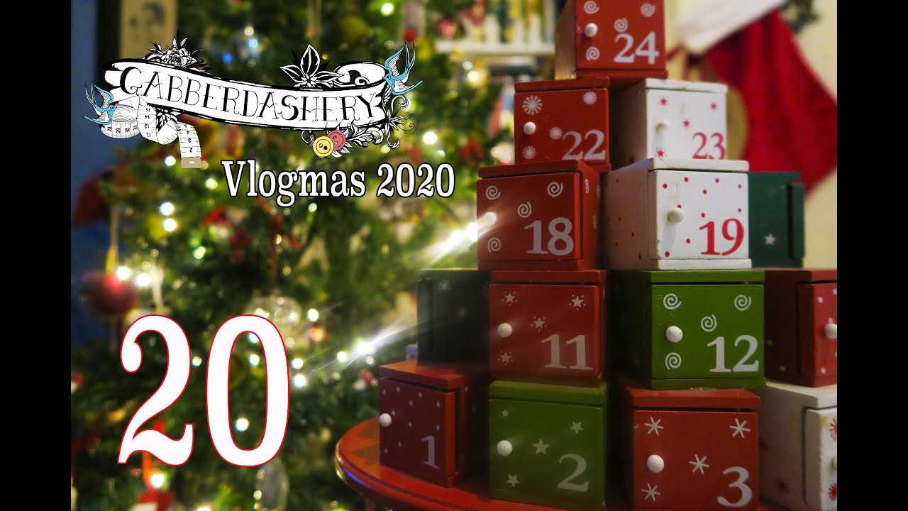 Vlogmas 2020 - Days 19 - 22 ' Changing Christmas and a Big Bump!'