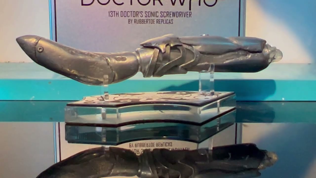 13th Doctors Sonic Screwdriver by Rubbertoe Replicas.