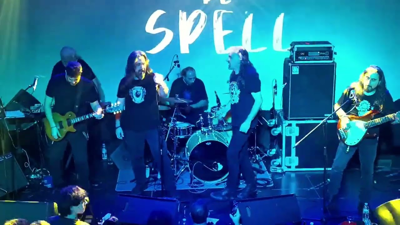 Magic de Spell & Δημήτρης Καλαντζής -  Η μπαταρία (live)
