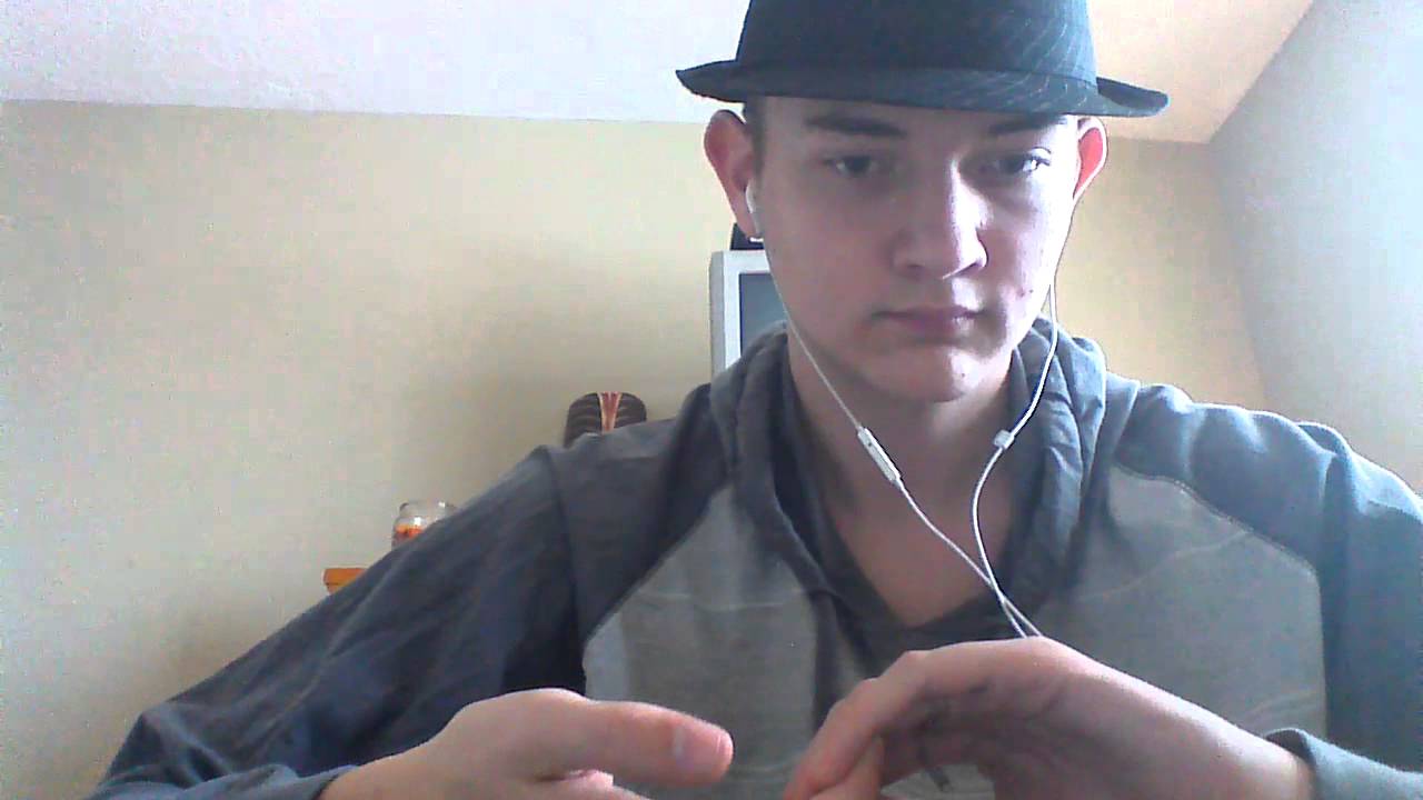 Slow hand movments for visual asmr induction