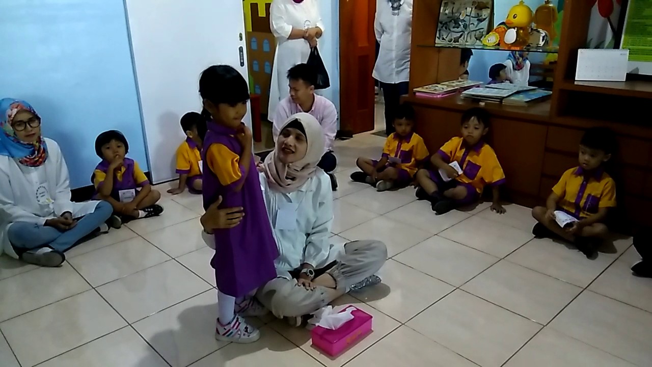 Masuk pertama sekolah murid TK A perkenalkan diri TK Cerdas Cendekia Sariwangi