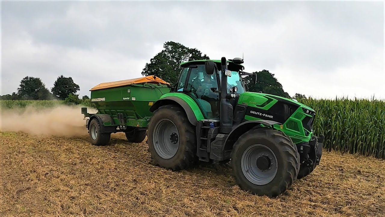 Kalk streuen mit einem Amazone ZGB 8200