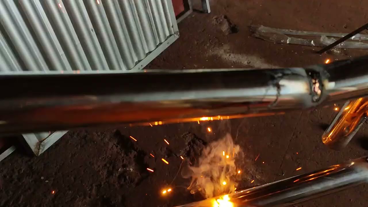 corrim&atilde;o de inox para cadeirante soldando com eletrodo