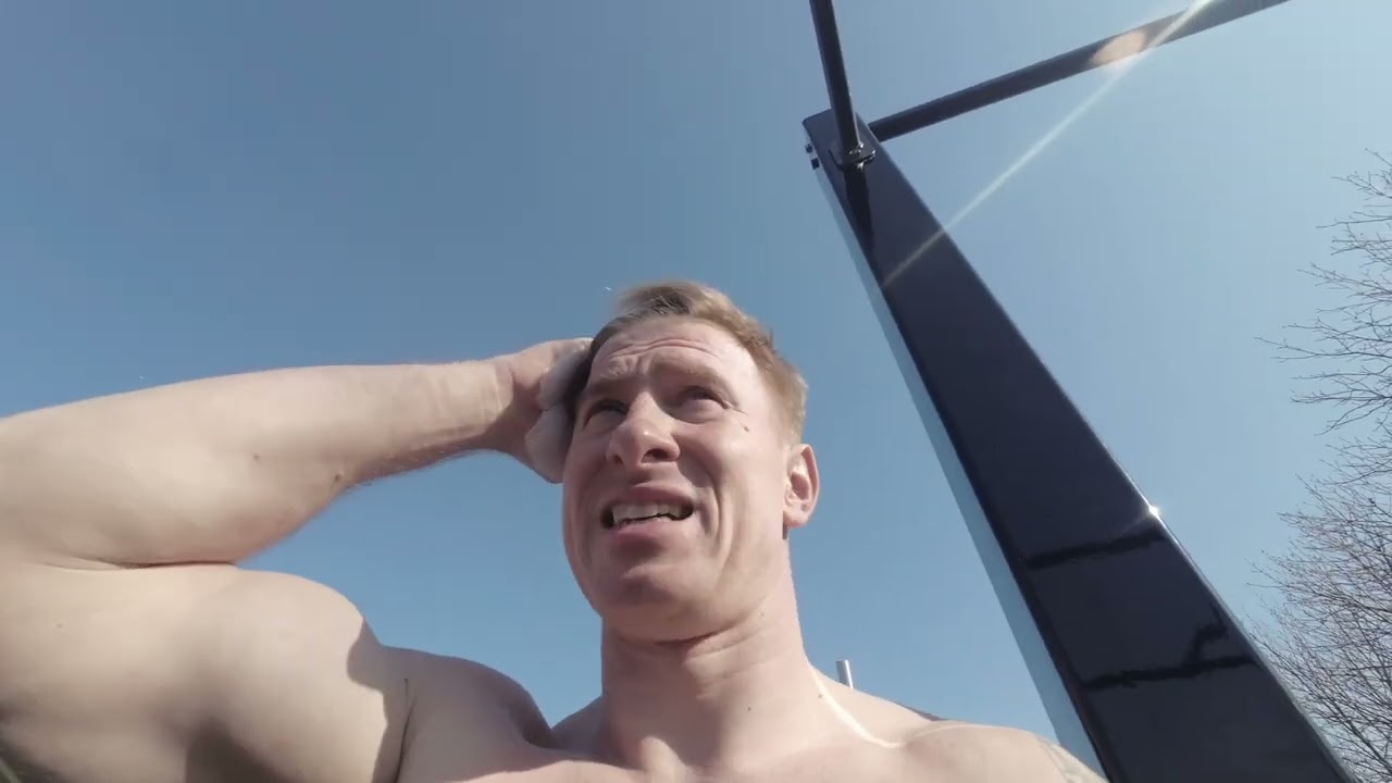 67 prisitraukimai 67pull ups ir vel sitprus vienas setas bei pamirsti skaiciai nuo kruvio :D