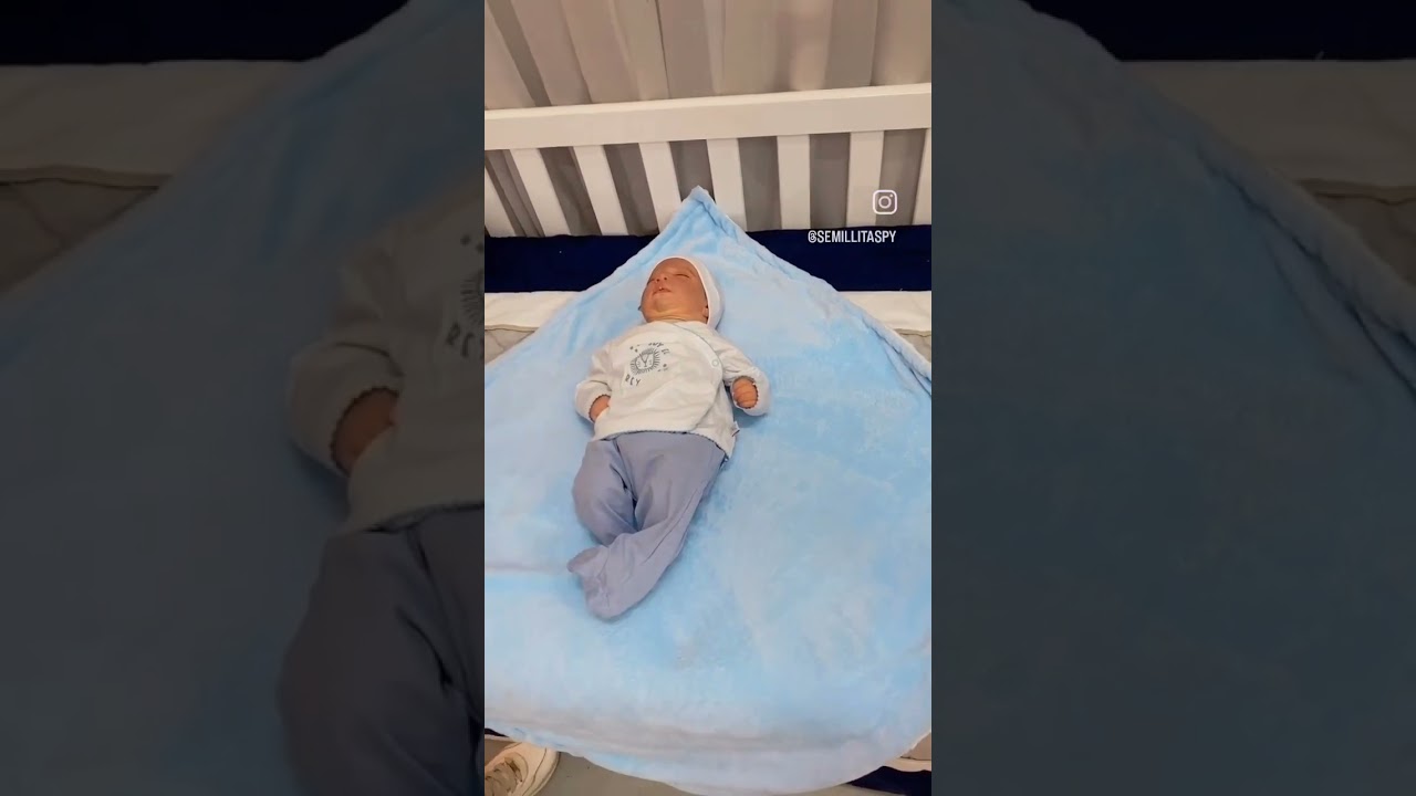 C&oacute;mo envolver a tu beb&eacute; con una manta 😍 #Maternidad #Beb&eacute;s