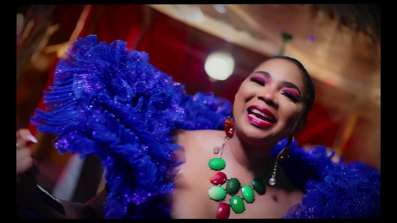 Lady Ponce - Dieu m'aime (Clip Officiel)