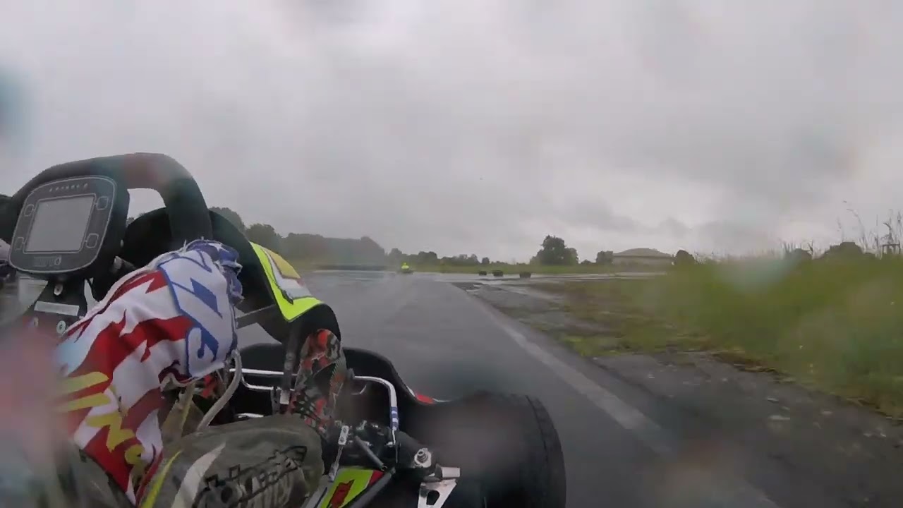 Wet testing at little Rissington Kart Club, MICROMAX - William Davison