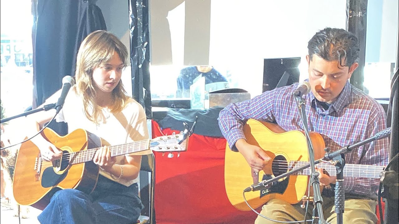 Bel Air Lip Bombs (Maisie & Mike) acoustic in store of new album “Again” at Hum on King,  1/11/25