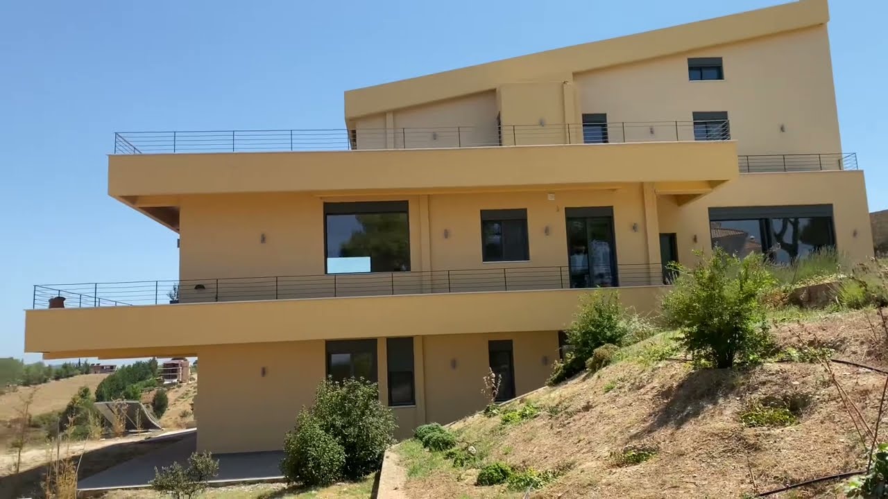 Μοναδική Βίλα με Θέα Θάλασσα και Βουνό προς Πώληση στο Καπανδρίτι