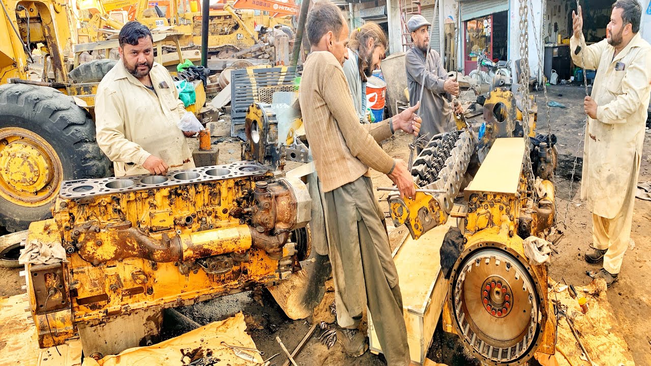 Amazing Restoration Road Milling Machine Machine // Caterpillar C15 Half Engine Rebuiliding
