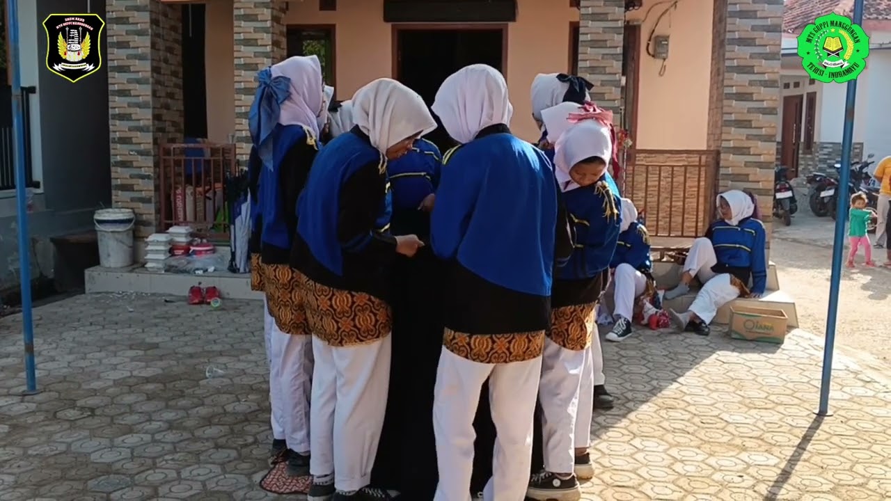 ATRAKSI SINTREN DRUMBAND LASKAR GEMA ‼️ KIRA-KIRA BAKAL JADI NGGA YA ❔ #atraksi #drumband #kreasi