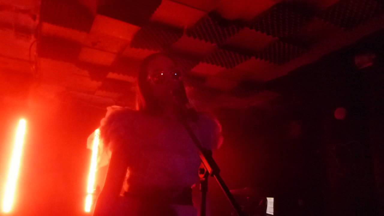 Allie X - Old Habits Die Hard (HD) - Birthdays, Dalston - 05.04.16