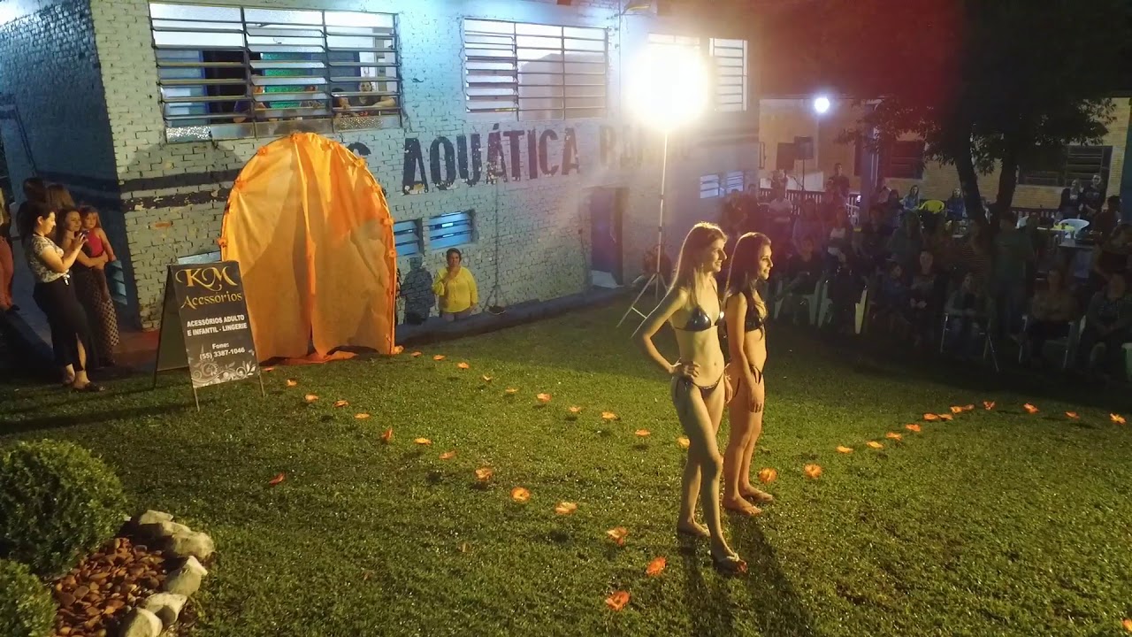 Desfile biquíni / maiô - moda praia - Verão 2019 - Bambu