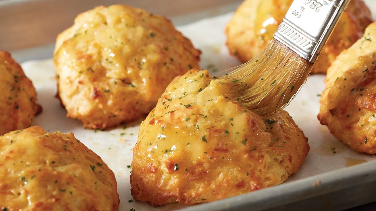 Workers Reveal What It's Really Like To Work At Red Lobster