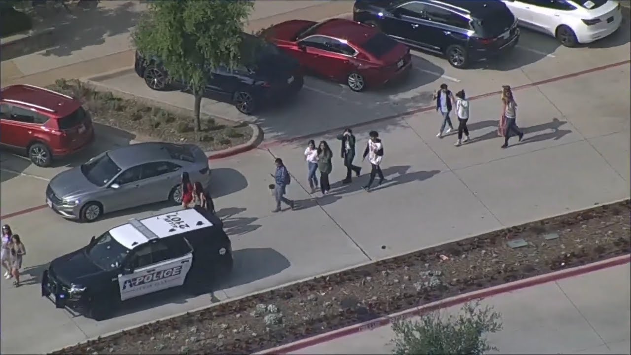 Allen Premium Outlets shooter now dead, Collin County Sheriff says