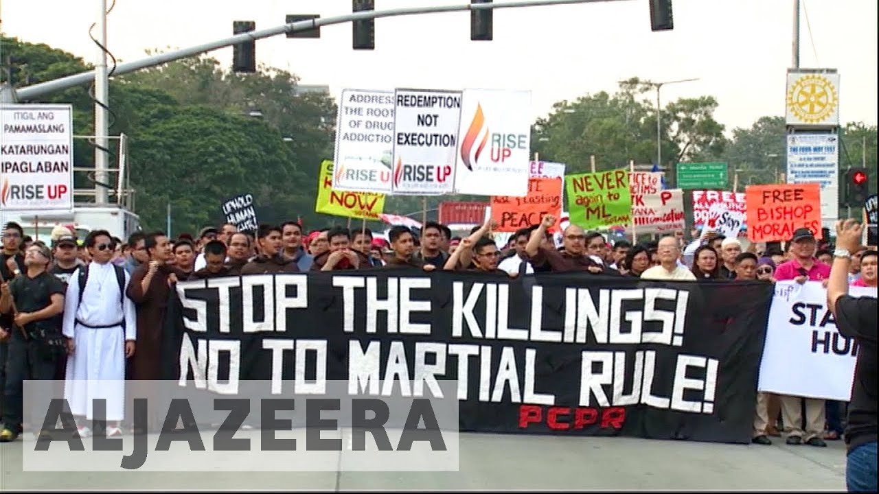 Thousands protest in Philippines' Manila against Duterte