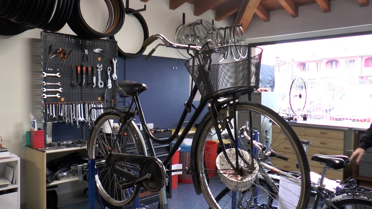 Ciclofficina di Crema: lavoro inclusivo, entusiasmo e una grande abilità