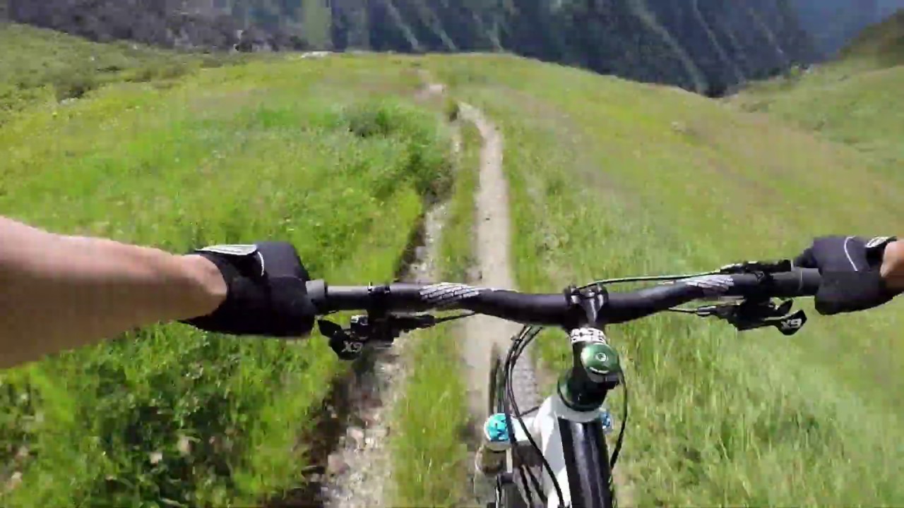 Mountainbike Tour &uuml;ber Tuxer Joch ins Schmirntal, &Ouml;sterreich: Etappe #1 Alpen-Cross MTB