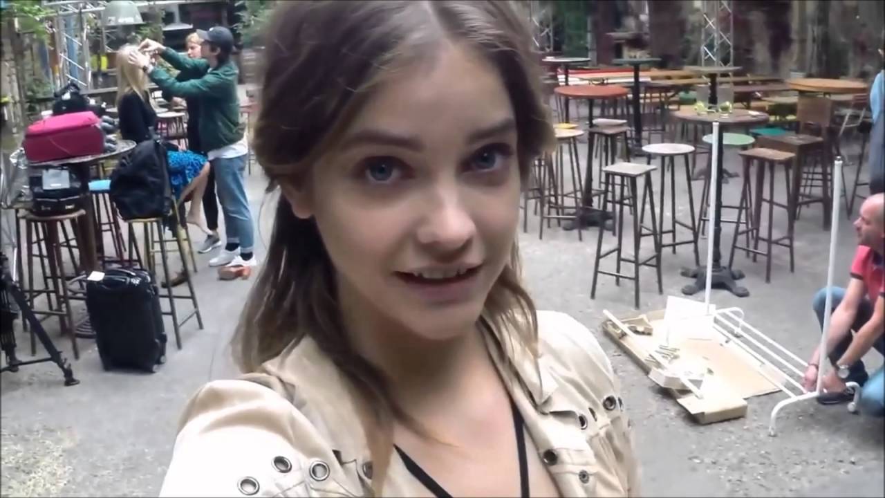 Barbara Palvin - Funny Moments (Legendado)