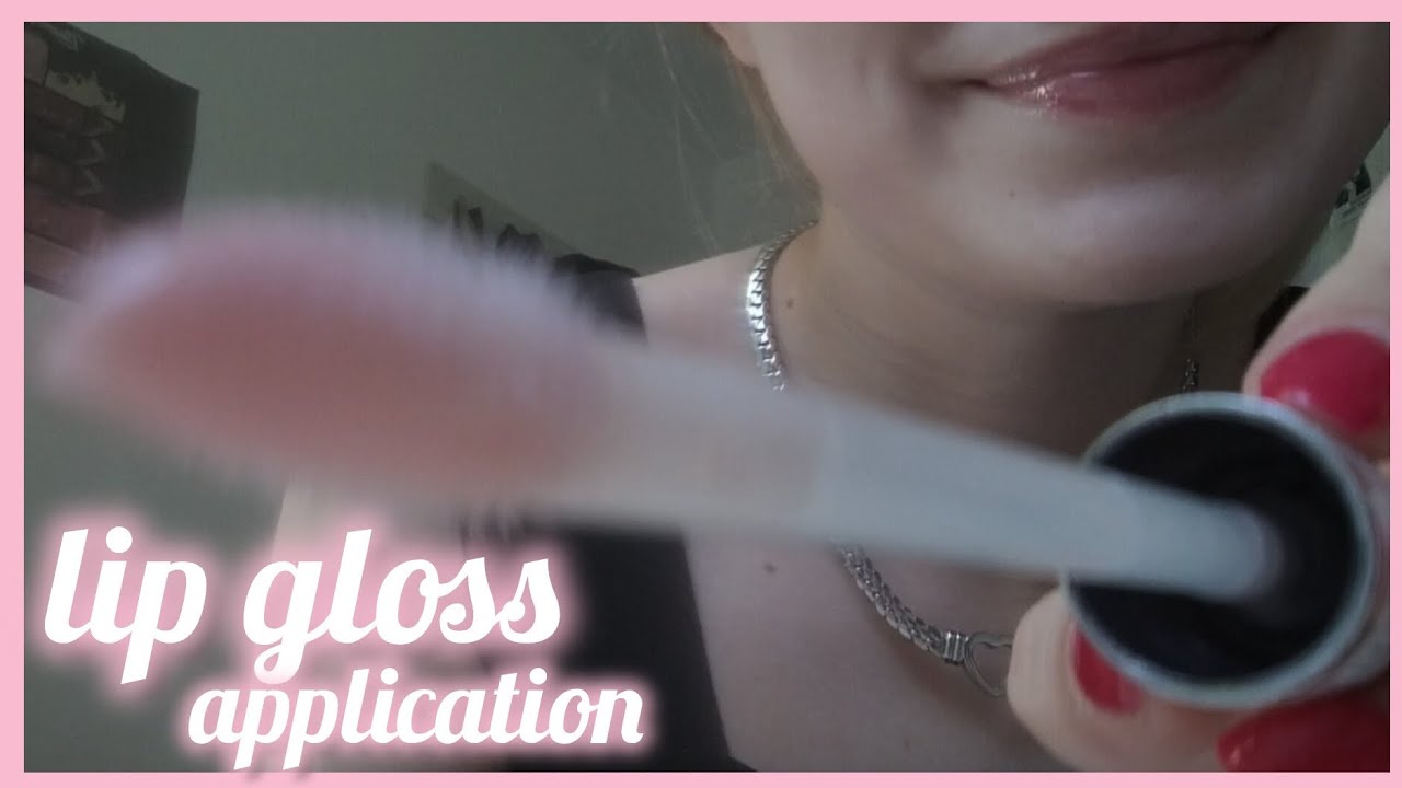 old school, lofi lip gloss application 🩷💄