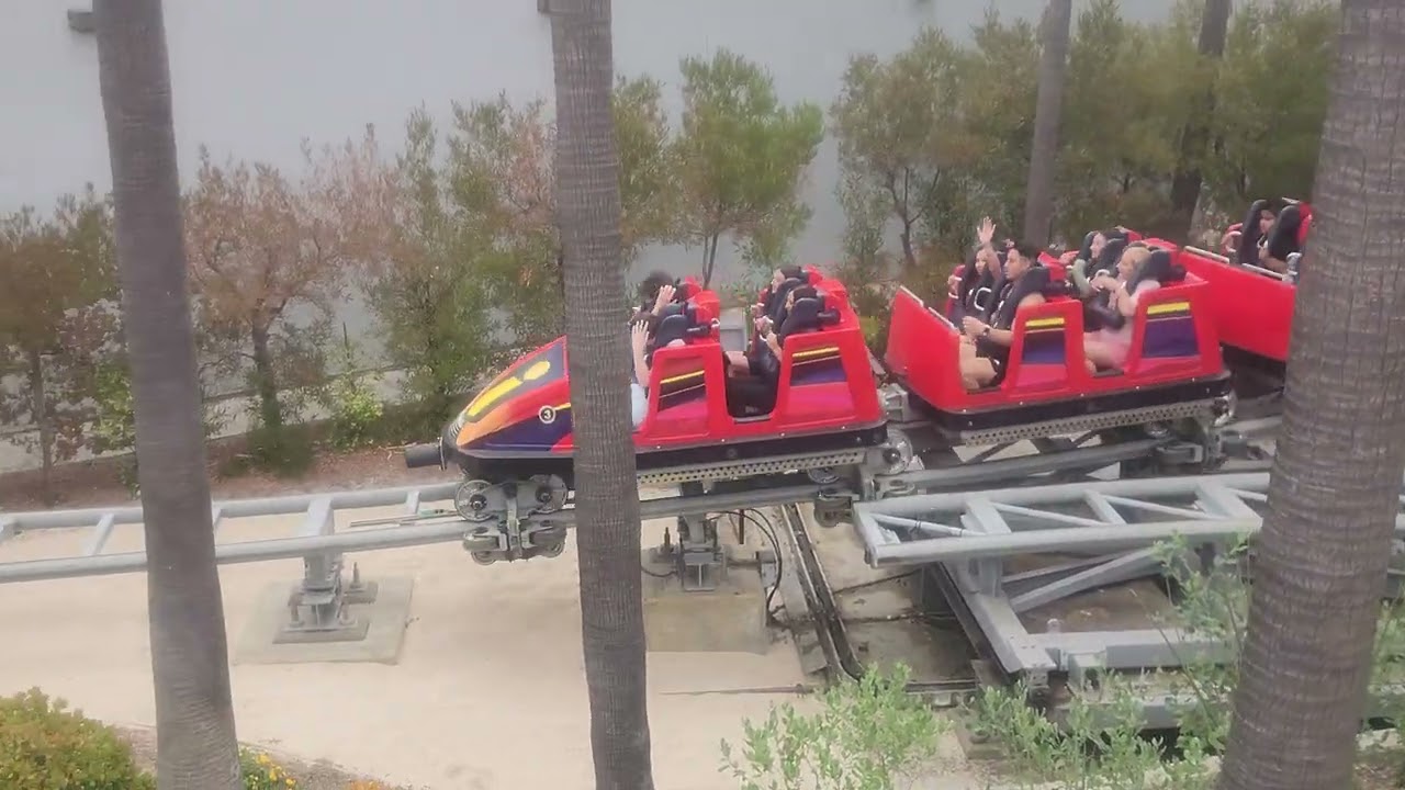 4K Incredicoaster Pixar Pier Entry, Plaza, & Entrance Queue Footage Disney California Adventure 2025