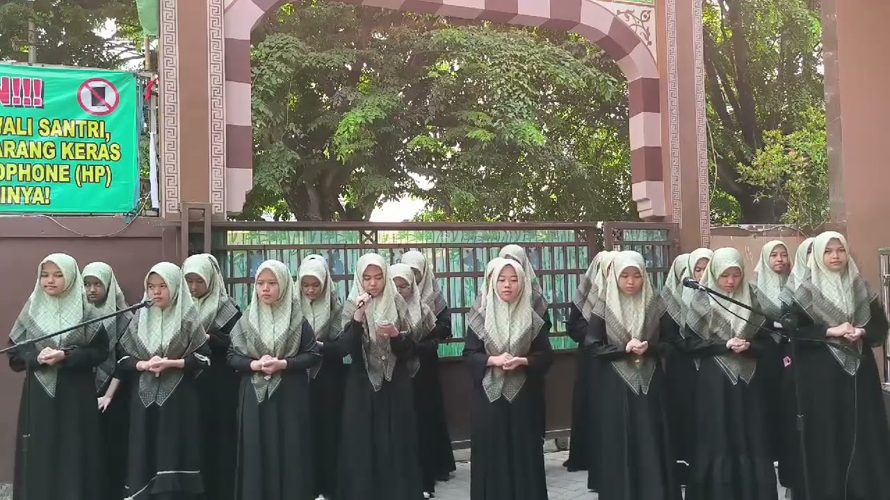 Santriwati ponpes Daarul Amanah. (Zaadul Muslim) artinya bekal bagi orang islam #viral #trending