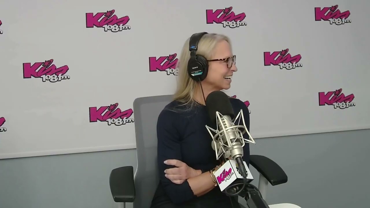 Lisa & Justin's Arm Rest War + Every Flying Pet Peeve You've Ever Had 🛫