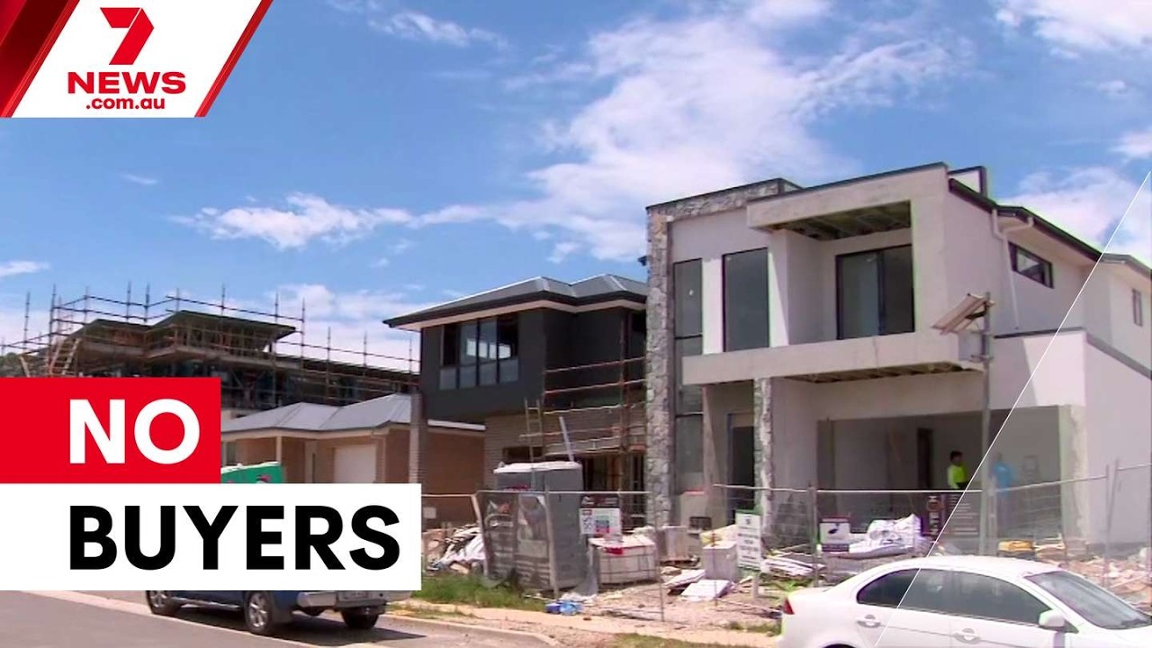 Sydney property sales plummet as buyers walk away | 7NEWS