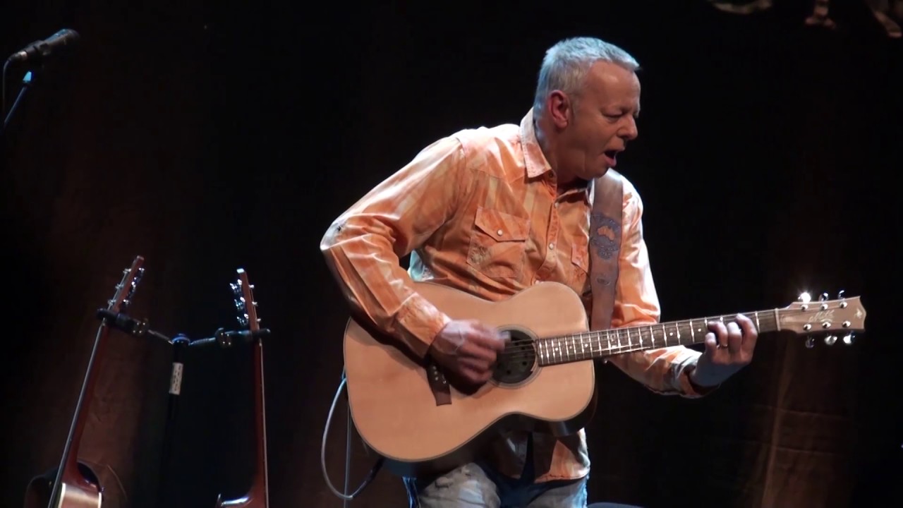 TOMMY EMMANUEL - ENDLESS ROAD- GLASGOW ROYAL CONCERT HALL 23 JANDUARY 2017