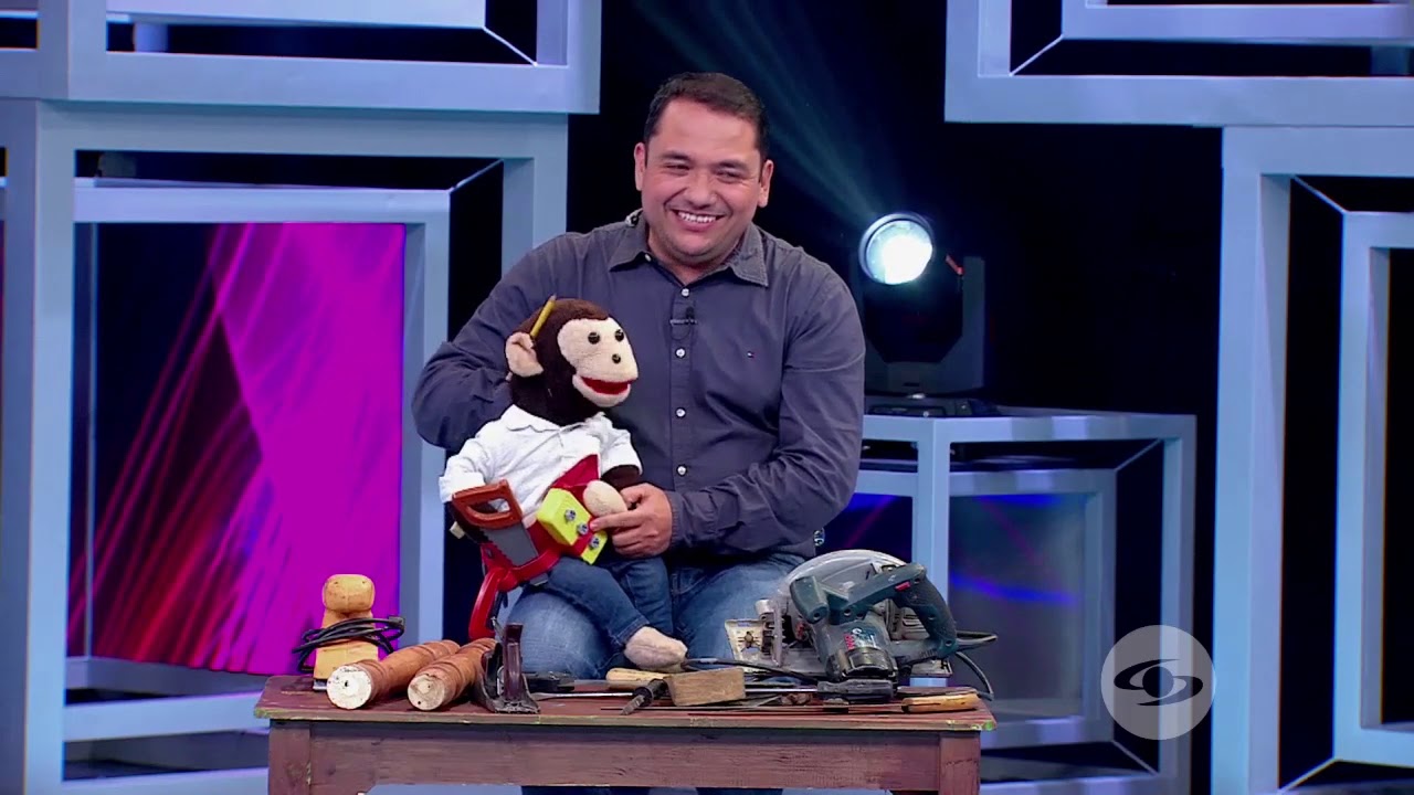 A Tato le encanta dar serrucho, por eso se convirtió en carpintero- Sábados Felices