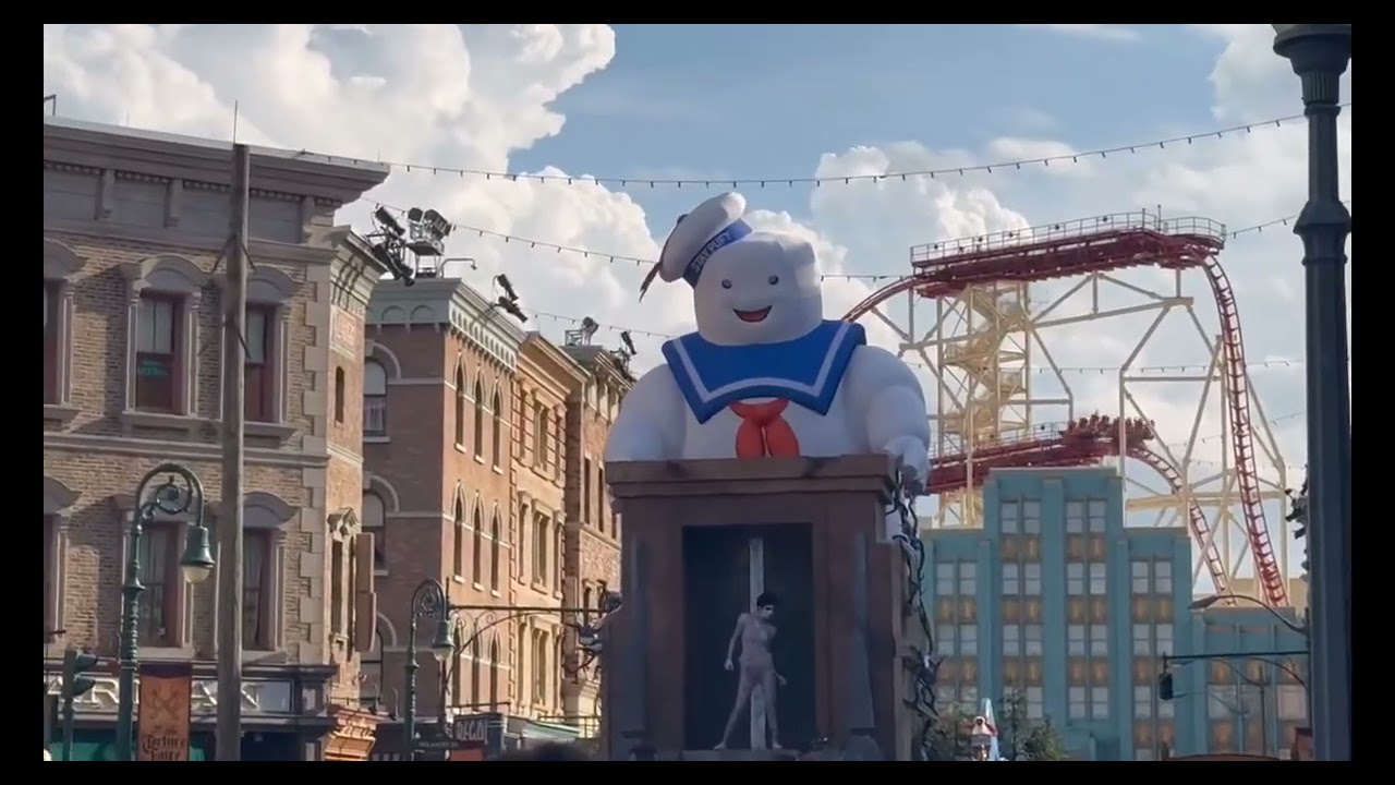 Universal's MEGA MOVIE Parade