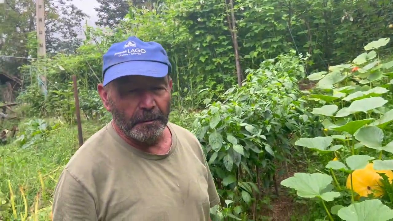 vivir de la naturaleza en Asturias si se puede este vecino nos enseña su huerto ecológico