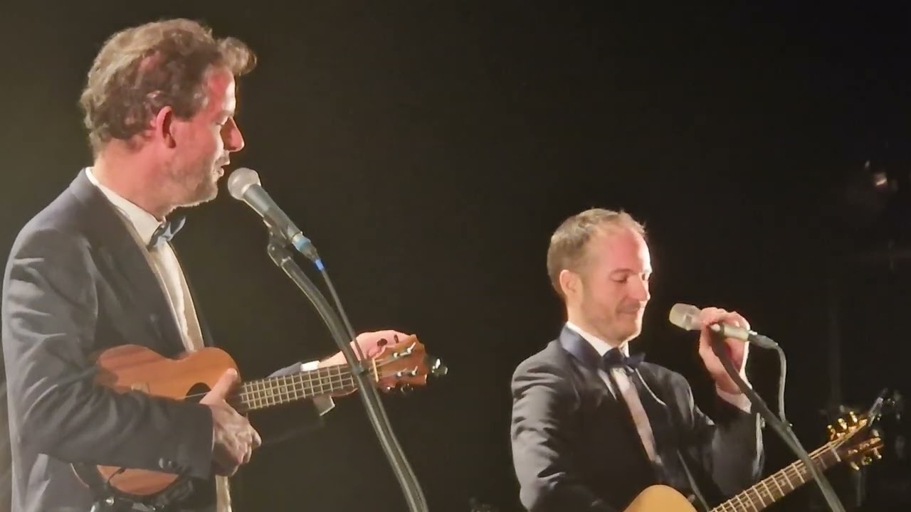 Alexis HK et Benoit Doremus-Le beach-ball +Tartelette