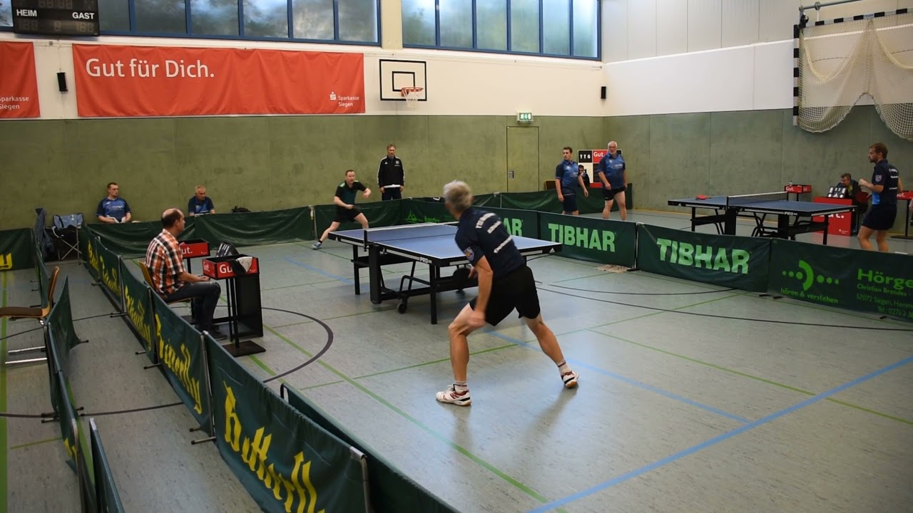 Martin Biolek ( TTG Netphen ) - Ilja Blonstein ( Mettmann Sport ) am 25.09.2021: 12:10, 11:8, 11:7